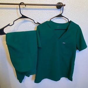 FIGS Hunter Green Set